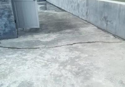 东湖楼顶漏水维修公司分享下如何解决卫生间隐蔽部位漏水的问题?